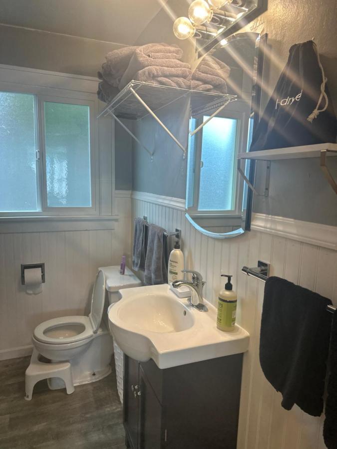 Tacoma Homestay- With Breakfast Included-Private Room Exterior foto